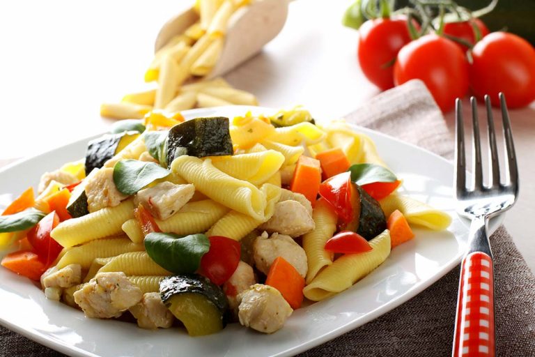 Garganelli con Pesce Spada, Zucchine e Pomodorini