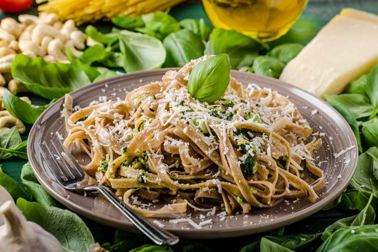 Fettucine integrali bio senatore cappelli con pesto alla genovese