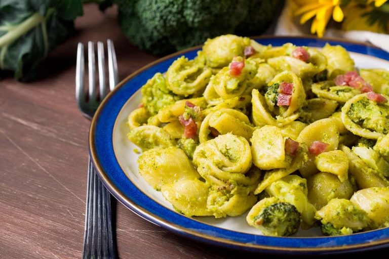 Orecchiette broccoli e pancetta