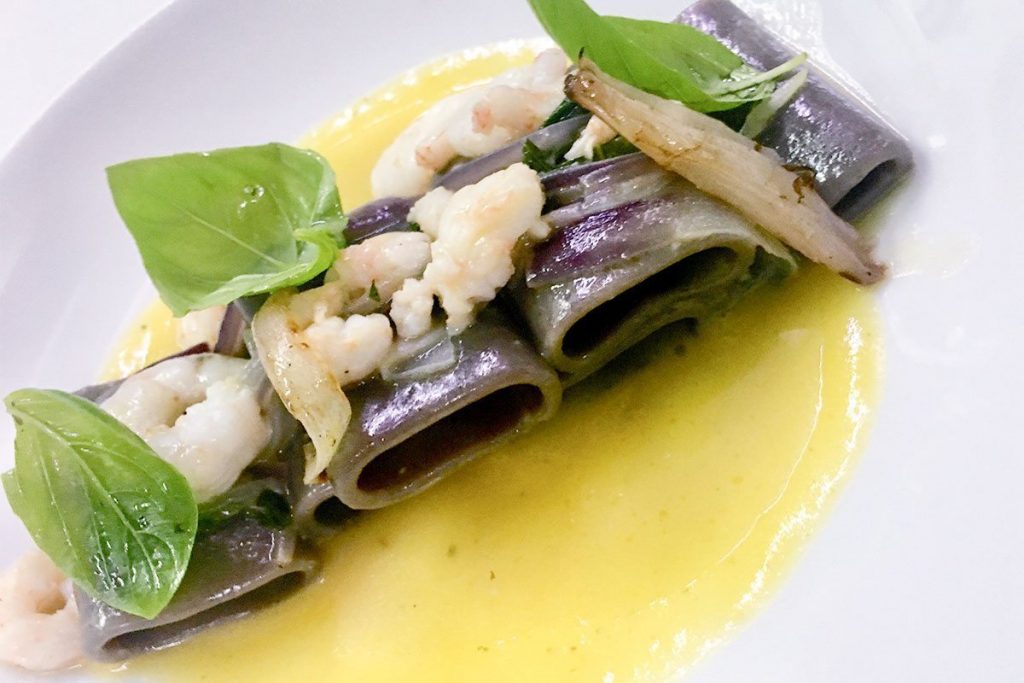 Paccherini al melograno gambero cipolla di Tropea e salsa di pomodorini gialli ricette | Casa Rustichella