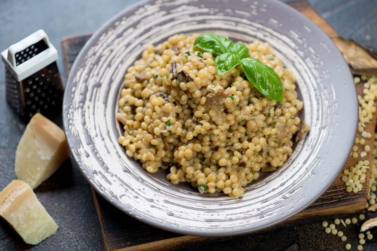 Fregola sarda con porcini e grana