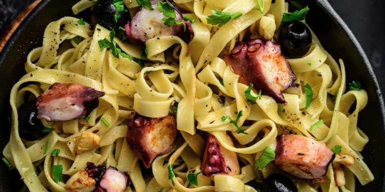 Tagliatelle con polpo